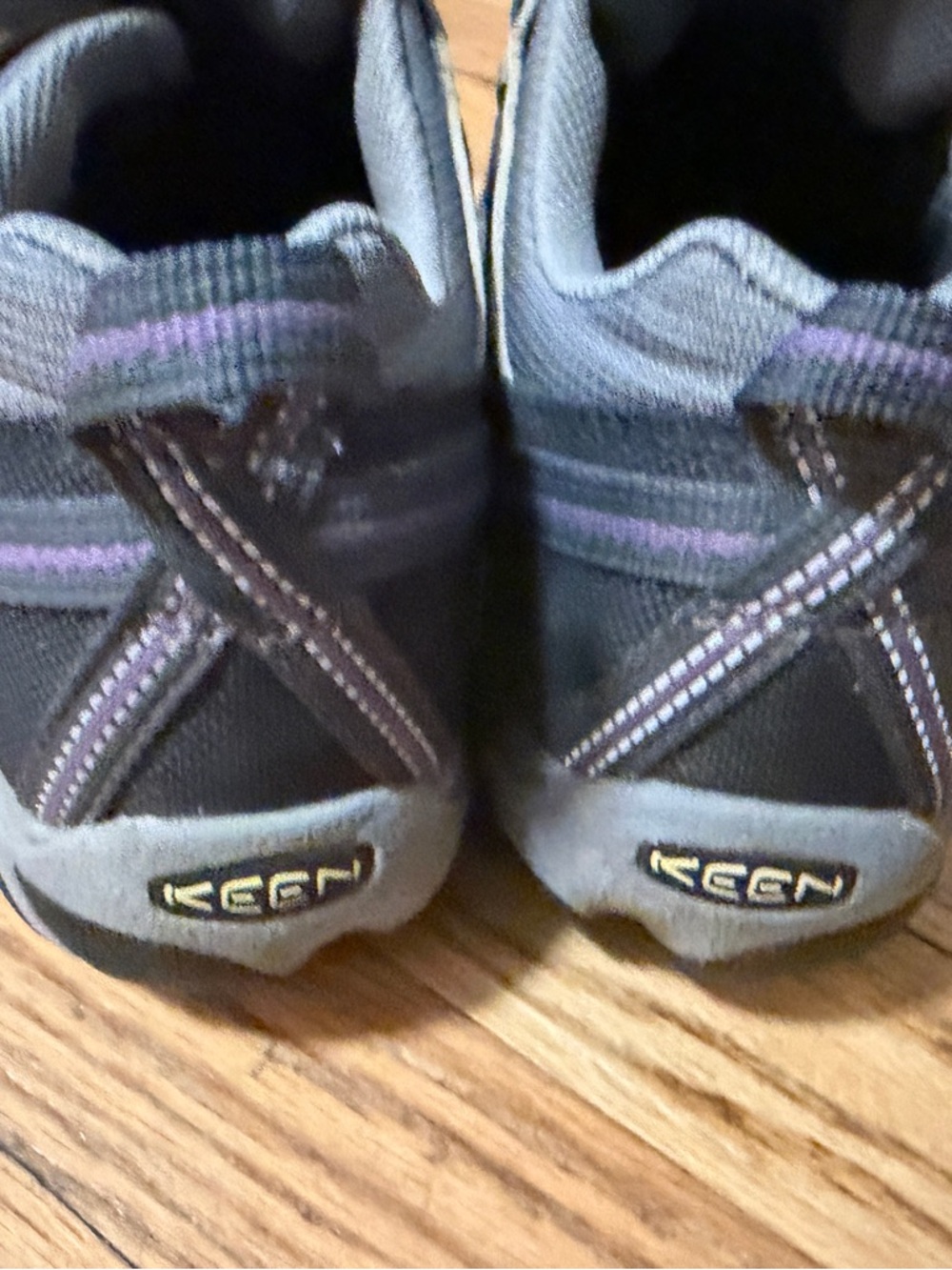Keen Women’s Size 9 Hiking Shoes - Picture 4 of 7